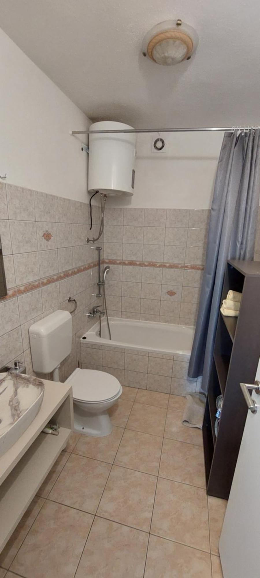 אומיס Apartments Dana מראה חיצוני תמונה