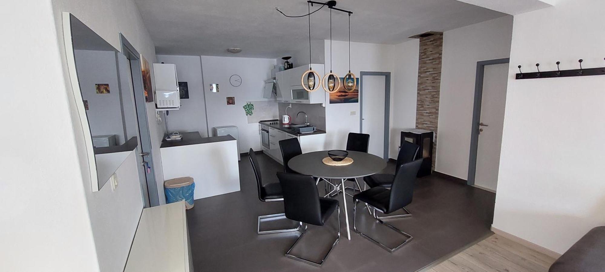 אומיס Apartments Dana מראה חיצוני תמונה