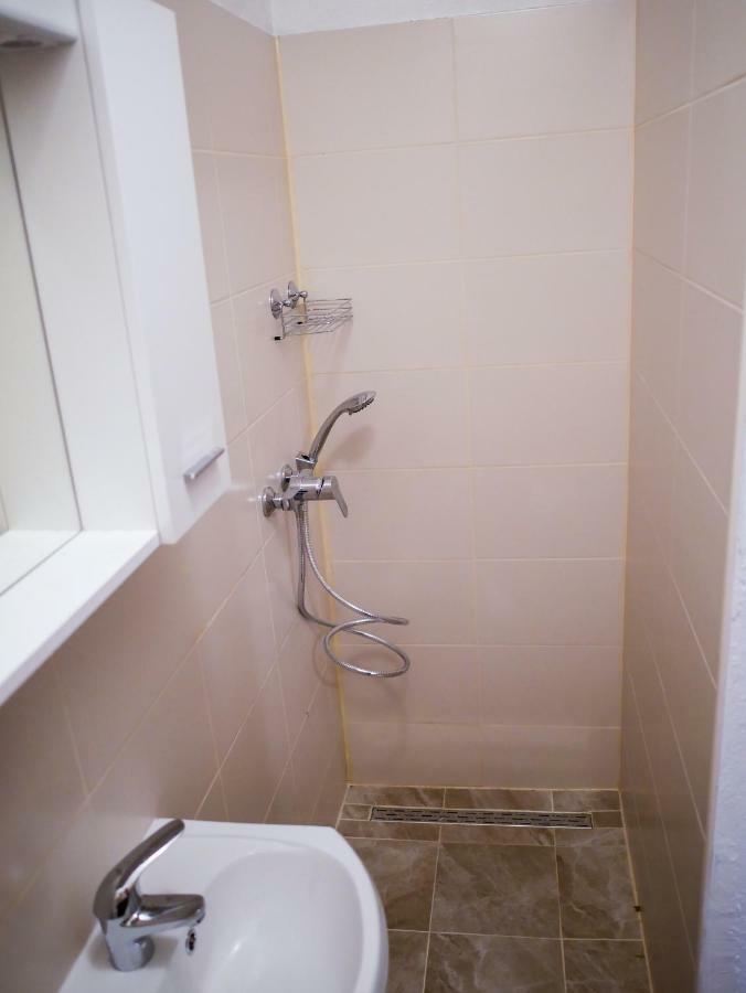אומיס Apartments Dana מראה חיצוני תמונה
